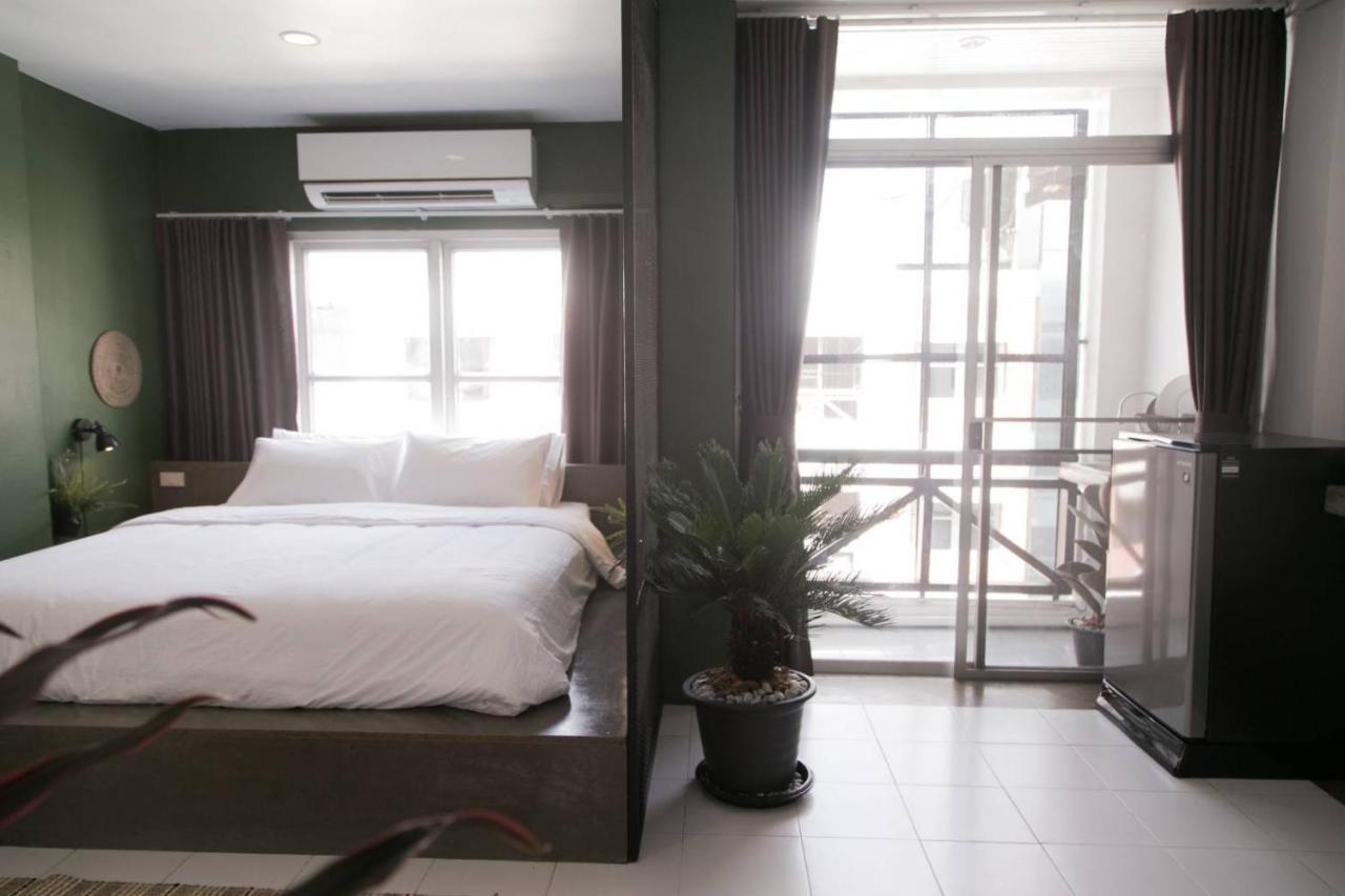 Another Haus Bangkok Exterior photo